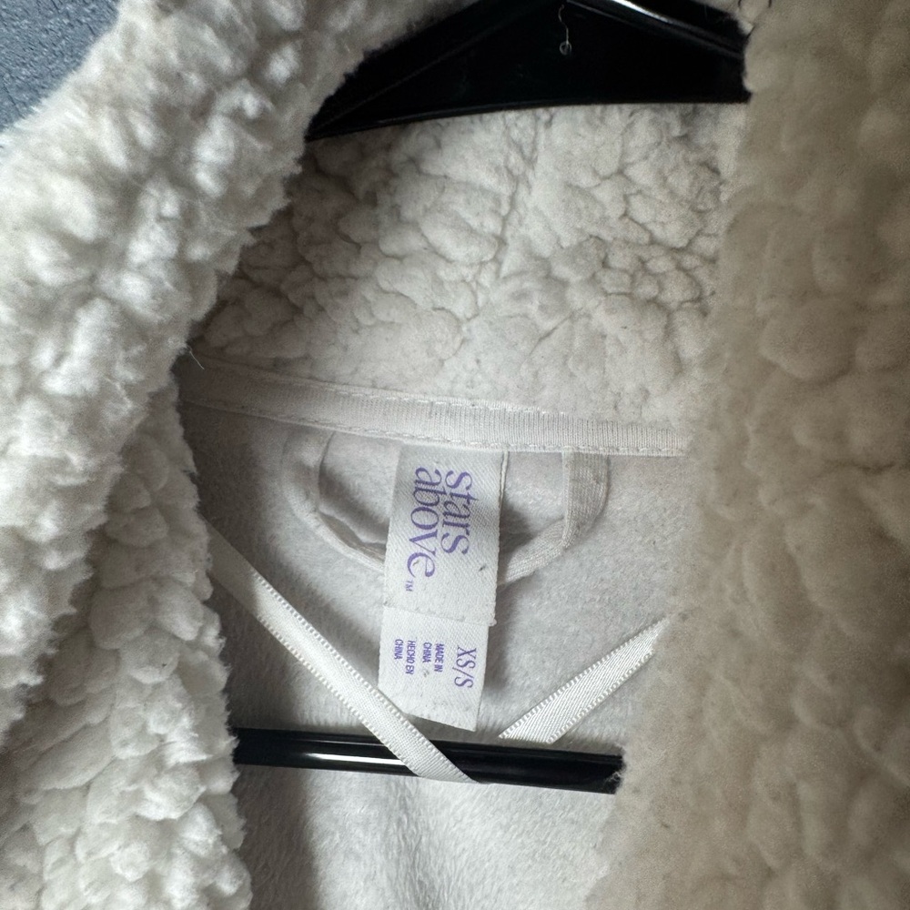 Size S - Picture 4 of 4